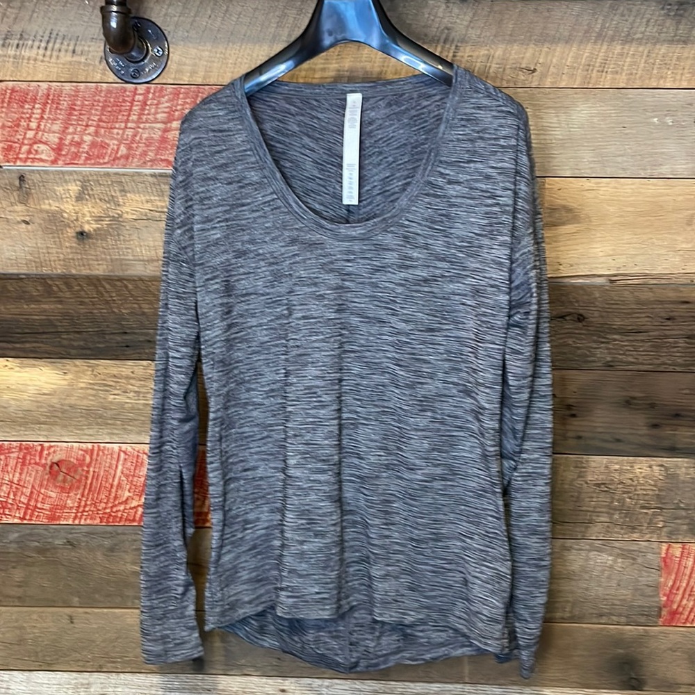 Lululemon long sleeve scoop neck shirt